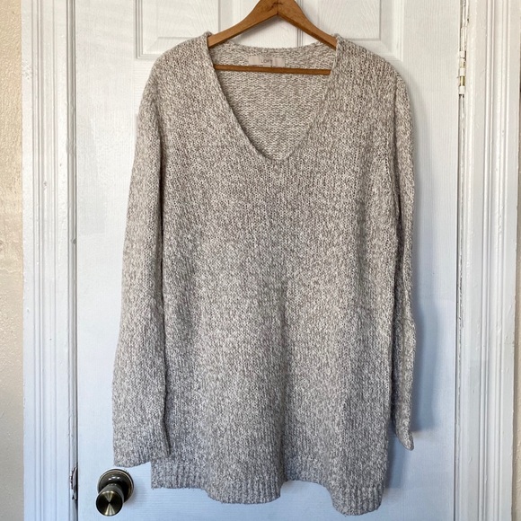 LOFT Sweaters - LOFT V-neck Tunic Sweater